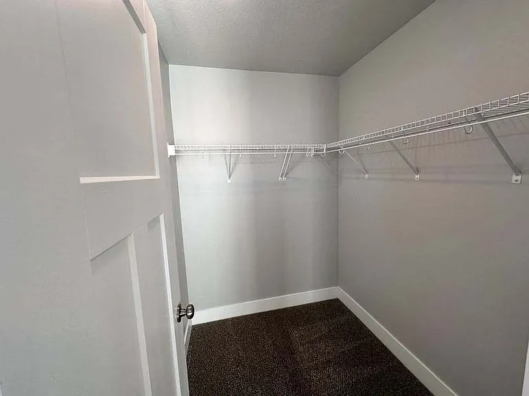 210 NW Common Pl — Photo 8