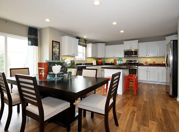 4th image of 1743 Glenlough Dr