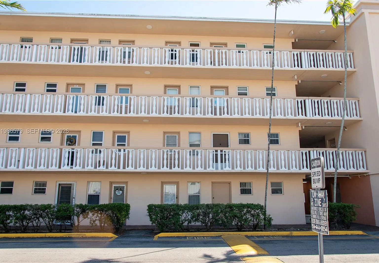 Danians South Condo — Photo 2