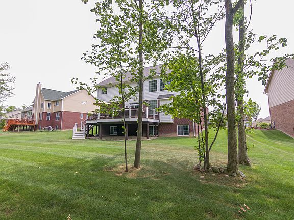 2nd image of 52670 Fremont Dr E