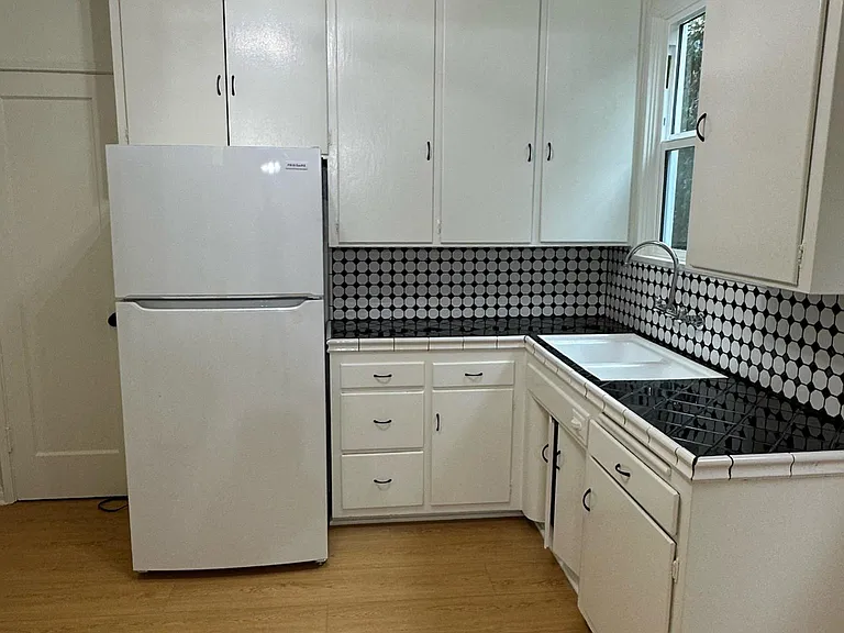 3249 Rowena Ave #4 — Photo 9