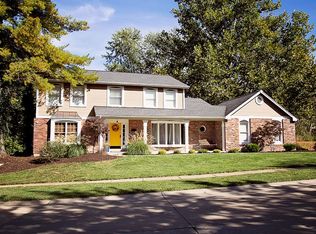 14728 Timberbluff Dr, Chesterfield, MO 63017