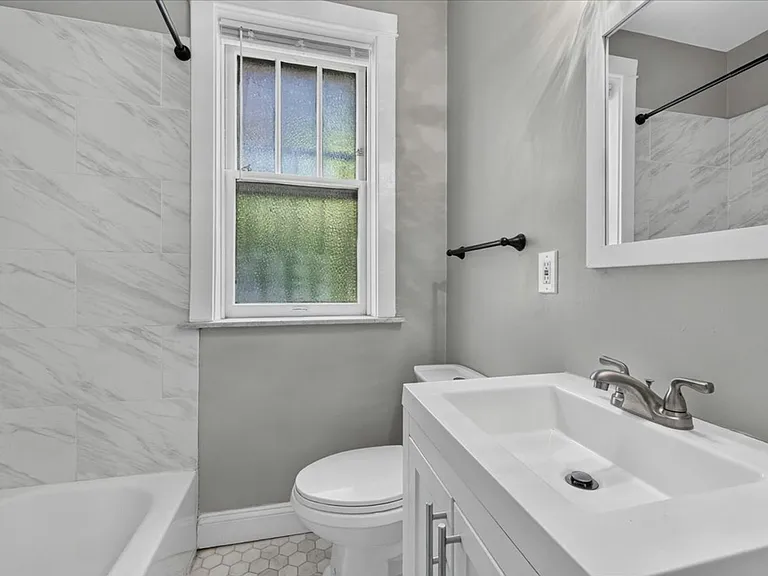 3957 McDonald Ave #1F — Photo 13
