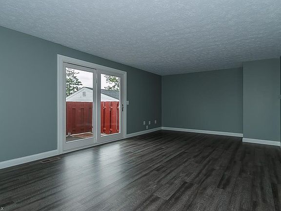 4th image of 7442 Crown Ct #C