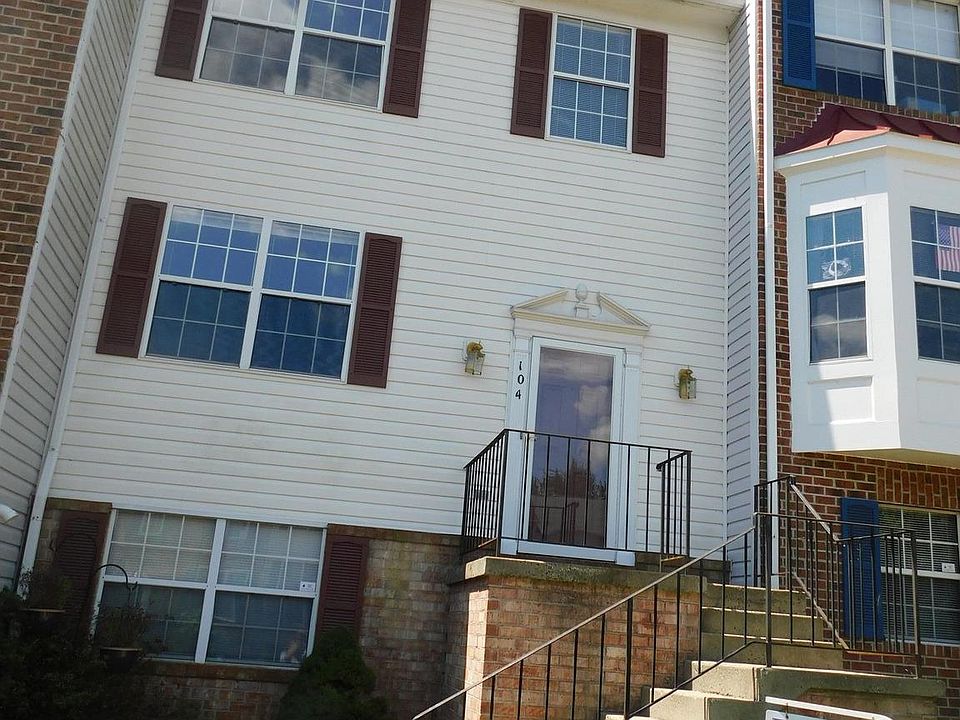1st image of 104 Ben Neuis Pl