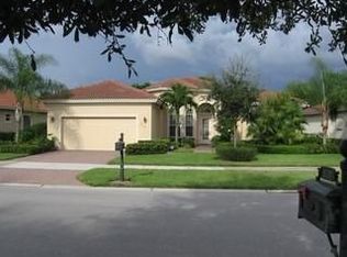 8722 Mustang Island Cir, Naples, FL 34113