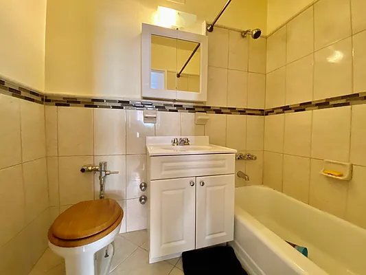 Rented by Bruma Realty LLC | media 6