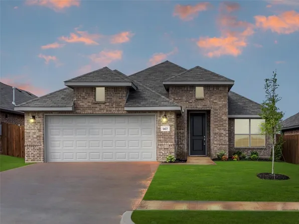 907 Beverly Dr, Cleburne, TX 76033