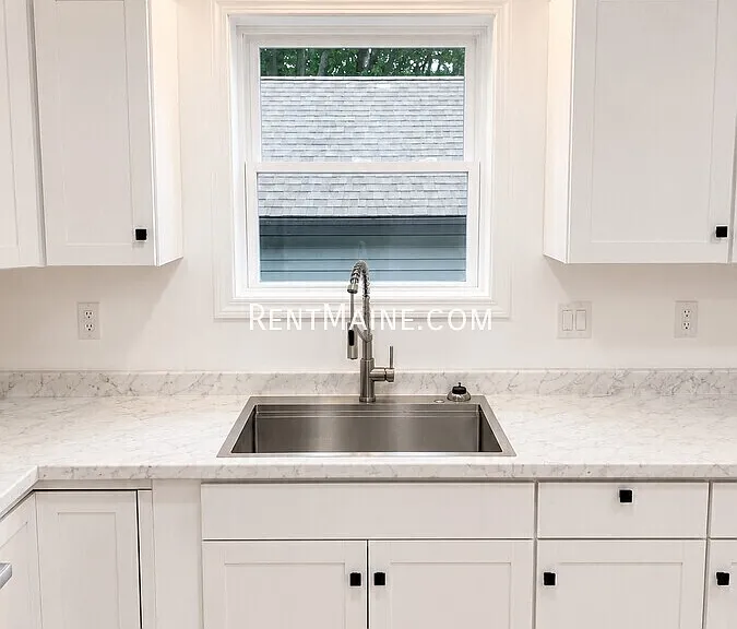11 Center Street Ave #2 — Photo 1
