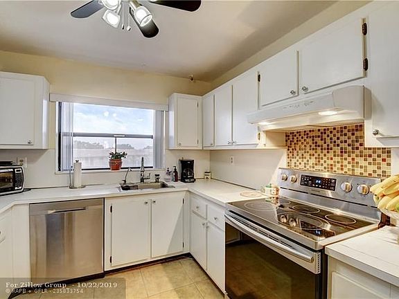 2nd image of 10451 Sunrise Lakes Blvd APT 405