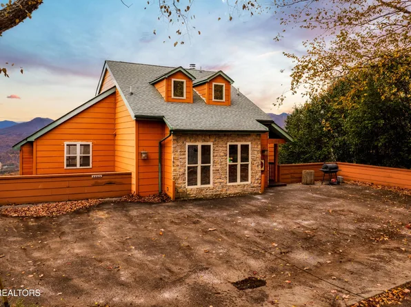 1409 Arbon Dr, Gatlinburg, TN 37738