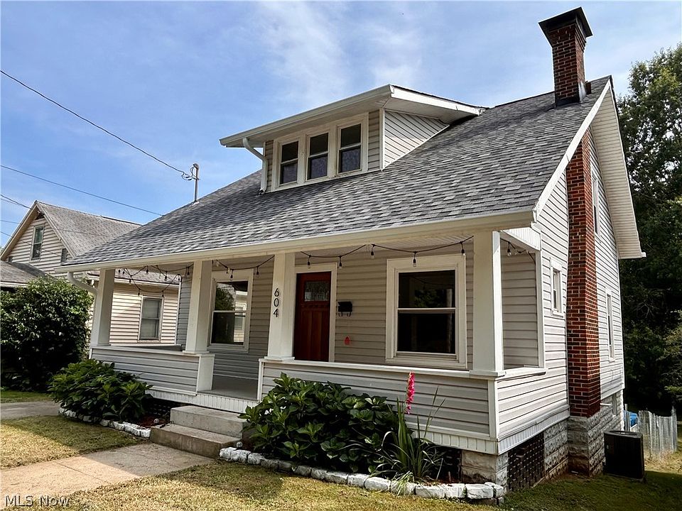 1st image of 604 Phillips St