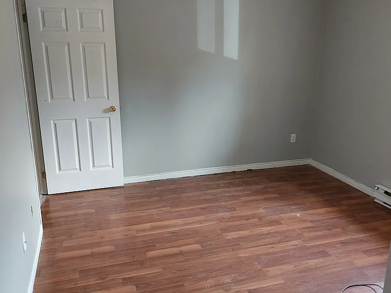 303 Killaly St W — Photo 9