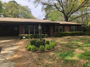 105 E Pioneer St, Wake Village, TX 75501