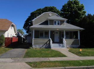 61 Davis St, Roosevelt, NY