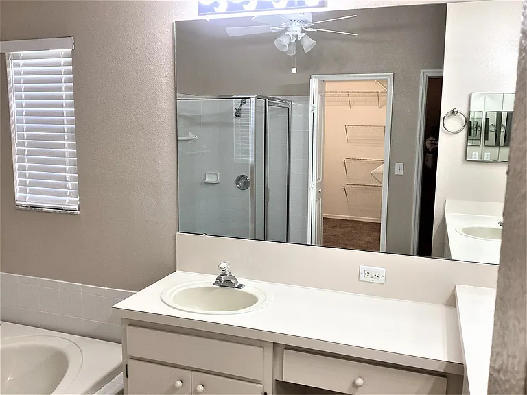 25008 Hyde Park Blvd — Photo 10
