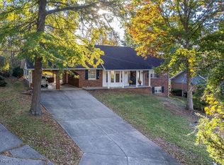 1239 Lakewood Cir, Washington, WV 26181