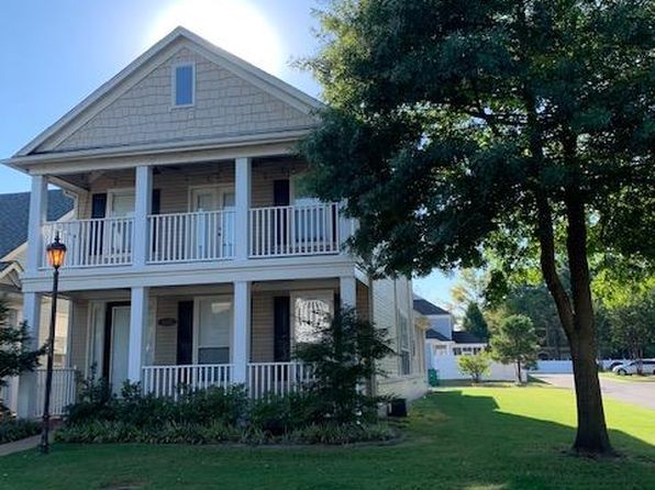 1433 Island Town Dr
