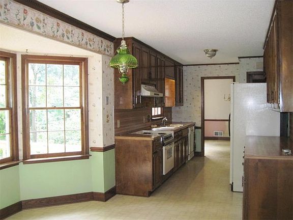 2nd image of 3835 W Cooper Lake Dr SE