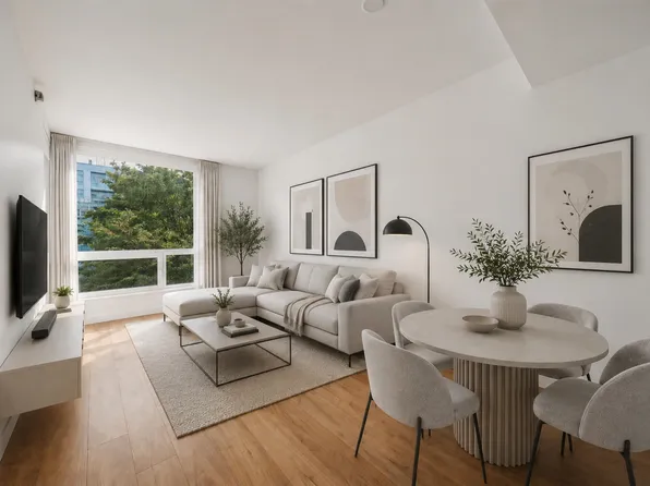 5058 Cambie St #206, Vancouver, BC V5Z 2Z5