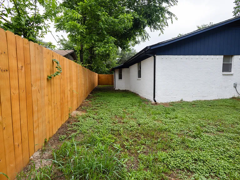 3812 David Ln — Photo 40