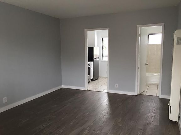 3rd image of 7-618 Pico Blvd #7