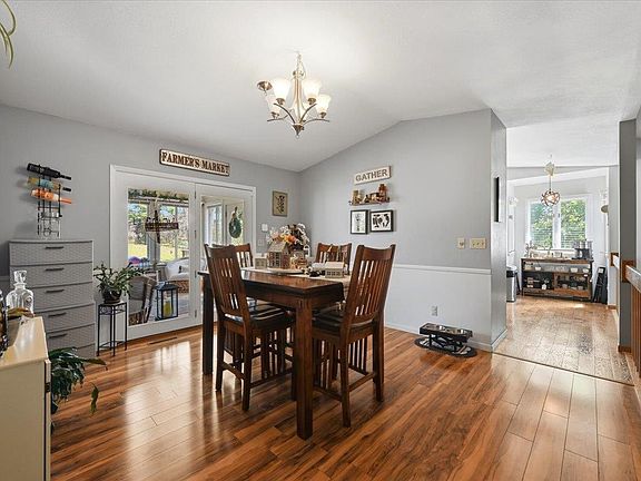 5th image of 4749 Summerset Dr