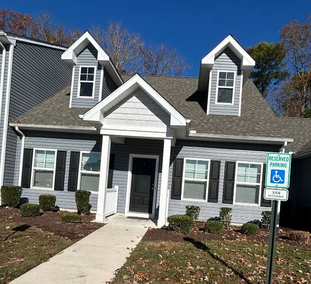 515 Halifax Ct — Photo 1