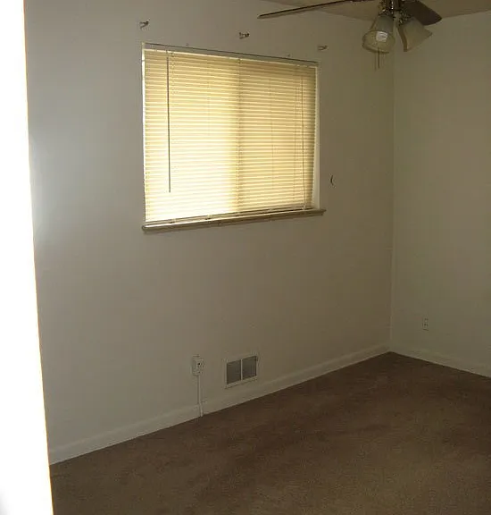 2233 W Parkhill Ave — Photo 19