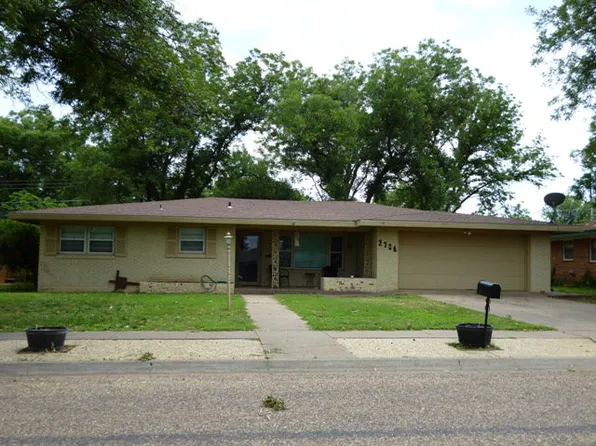 2704 34th St, Snyder, TX 79549