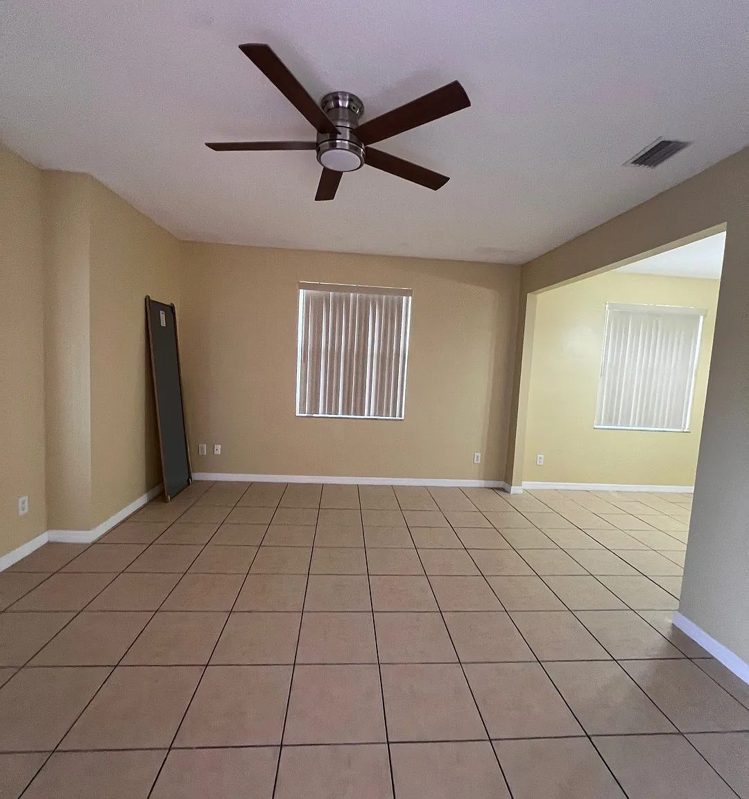 3 bed, 2.5 bath, 1500 sqft, $1,575 — Photo 3