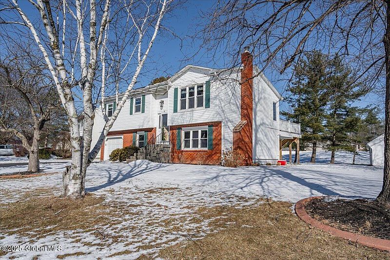 2nd image of 22 Meadowlark Drive