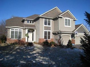 26820 Marsh Pointe Cir, Shorewood, MN 55331