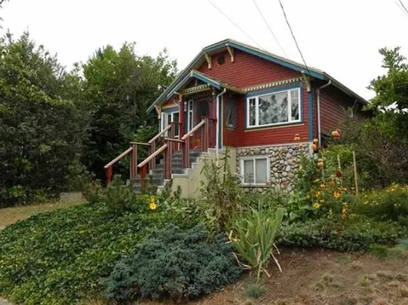 441 Fader St, New Westminster, BC V3L 3T2