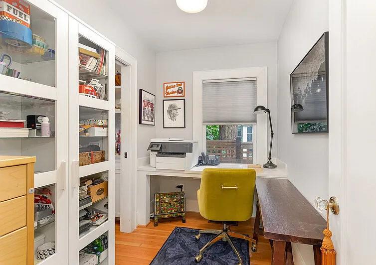 3901 S Court St — Photo 14