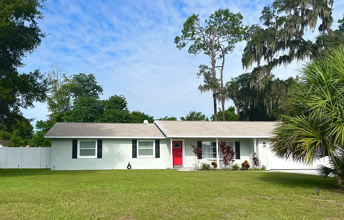 Building Photo - 2610 SW 36th Dr