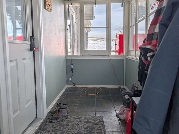 5th image of 317 7th Ave W