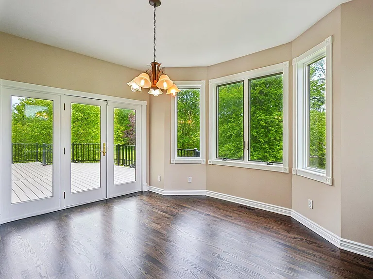 1819 Brookview Dr — Photo 12