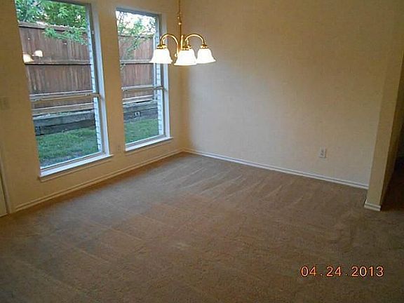 5th image of 303 Bridlegate Dr