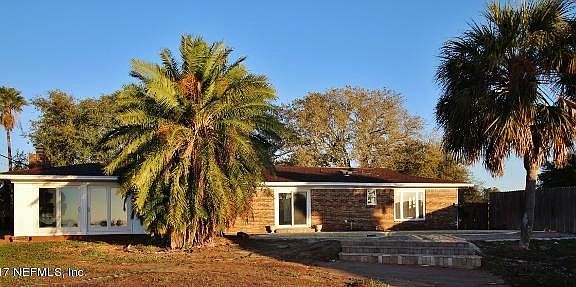 5th image of 9060 Heckscher Dr