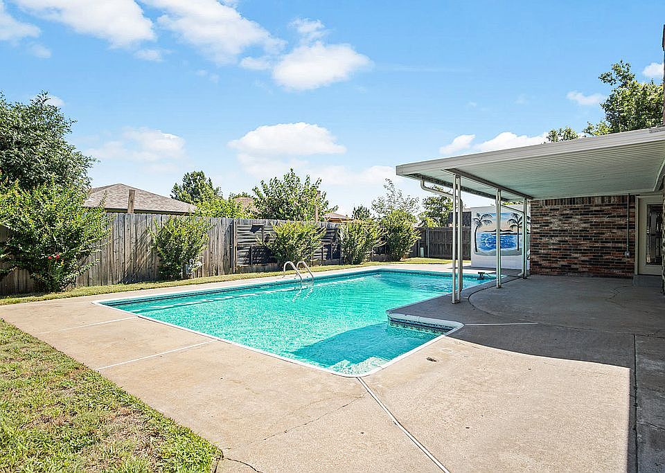 backyard, cover patio & pool