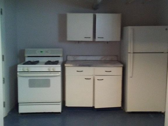 3rd image of 140 Park Dr APT 5