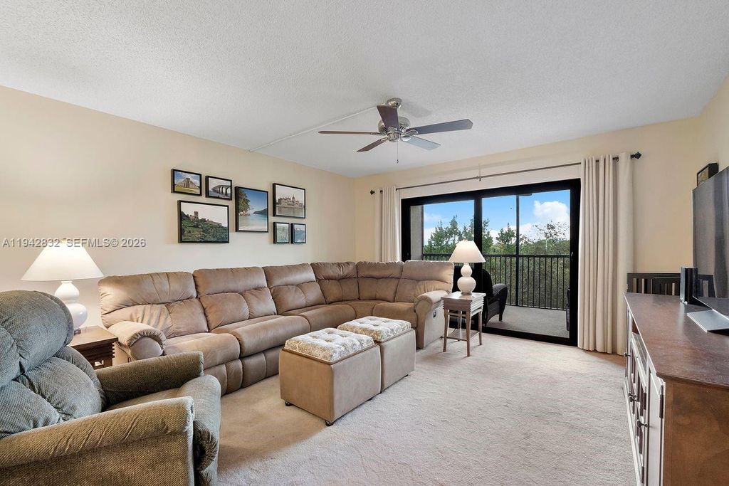 2200 S Cypress Bend Dr APT 406, photo 5