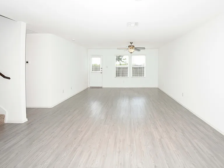 1059 Finesse Ln — Photo 8