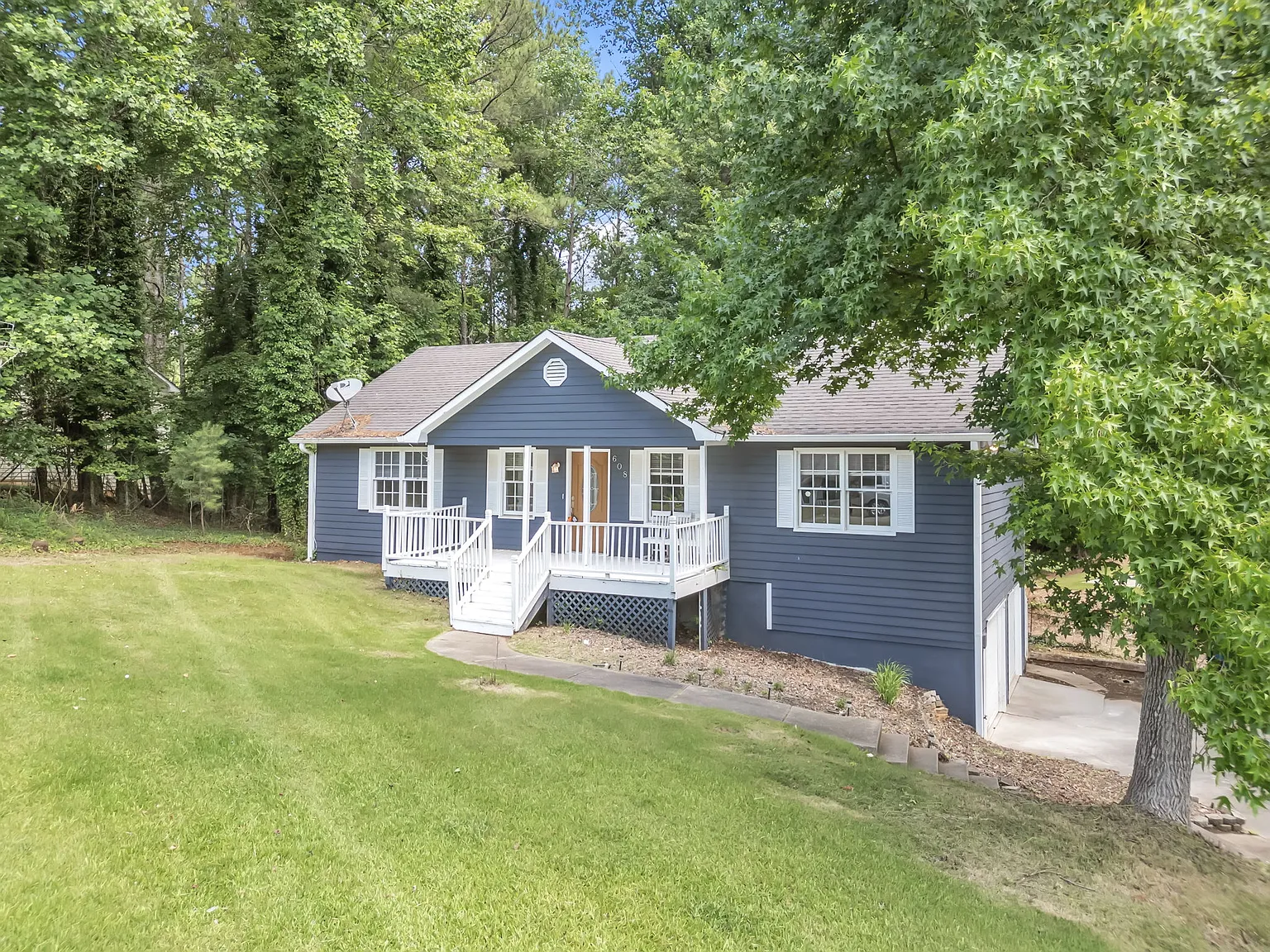 608 Wood Ridge Drive Woodstock, GA 30188 - 1 — Photo 2
