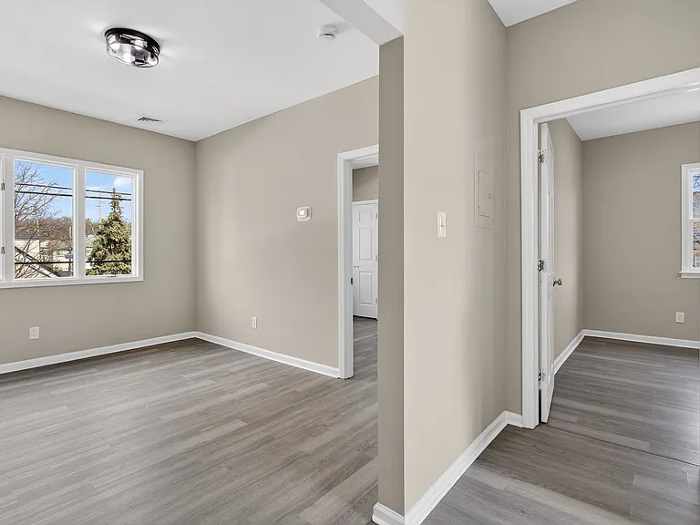 378 Grand St — Photo 10