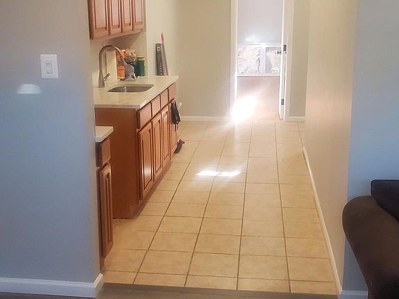 3rd image of 160 Fillmore St Floor 1