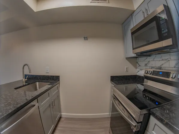 Varsity Townhouses - Student Housing, 1555 Broadway St, Boulder, CO 80302