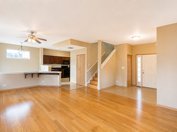 5th image of 1858 S Hamlin Ln