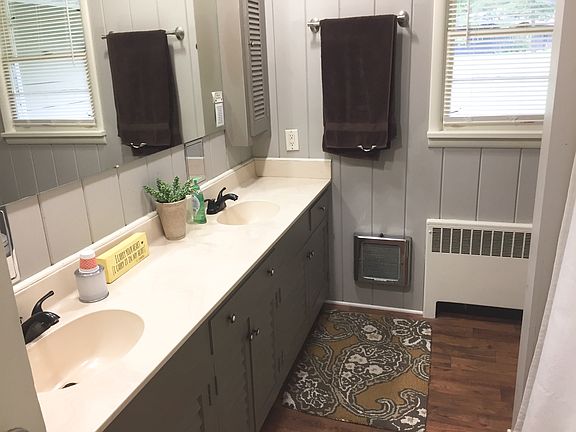 3rd image of 1126 Wildwood Ln